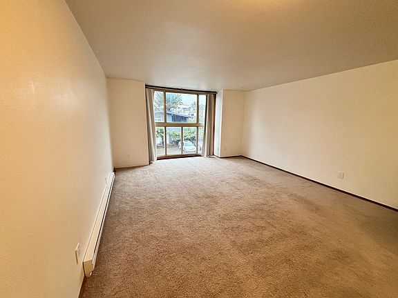 3rd image of 3118 NE 123rd St #22