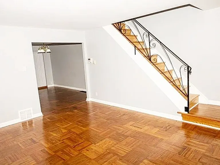 5931 Elmhurst St — Photo 3