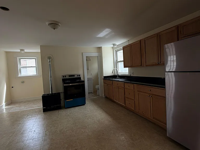 129 Orange St #2 — Photo 3