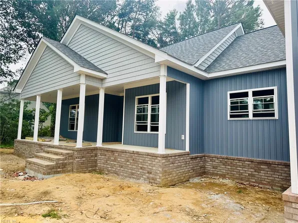 2014 Marshall Ln, Hayes, VA 23072