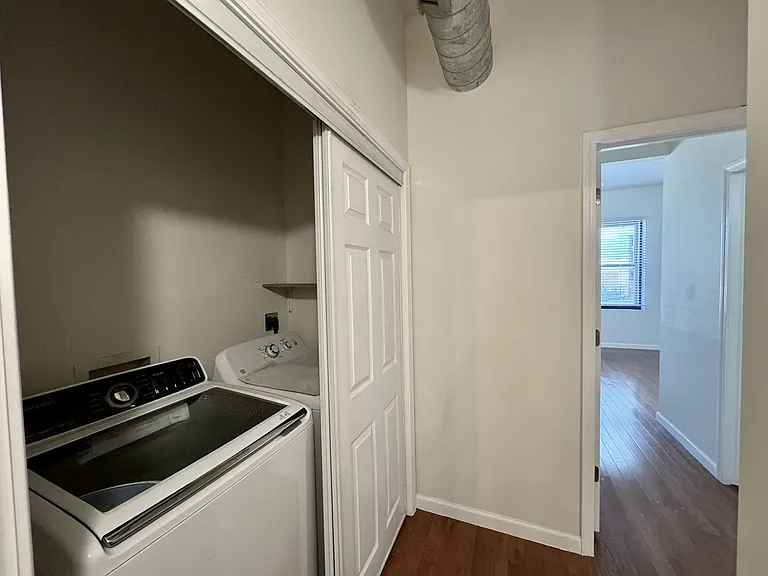 309 Sycamore Street Apartments — Photo 37
