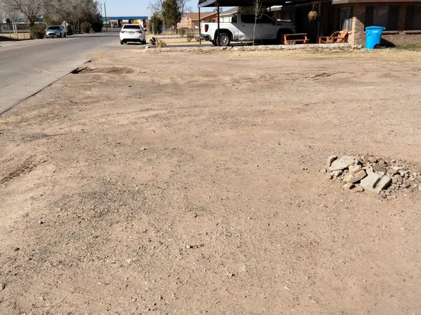 139 Main St, Clint, TX 79836