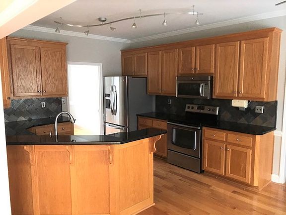 3rd image of 209 Timberlane Dr