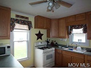 2nd image of 608 E Montgomery St