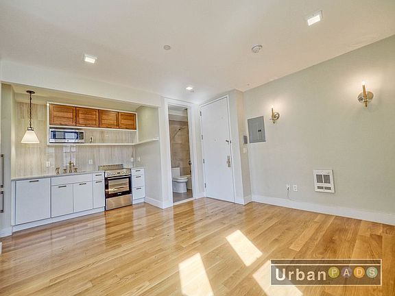 5th image of 1633 Dekalb Ave #3R