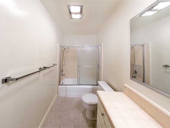 5th image of 1540 Laurel St #3