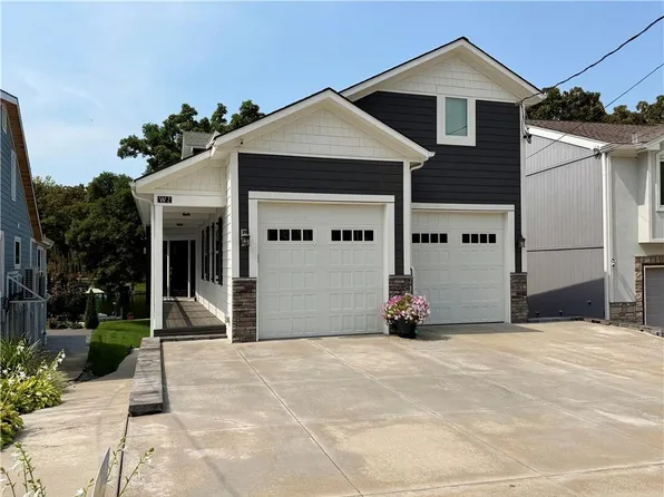 2 W St, Lees Summit, MO 64086
