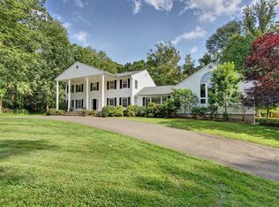 91 Labbance Ln, Fairfield, CT 06824
