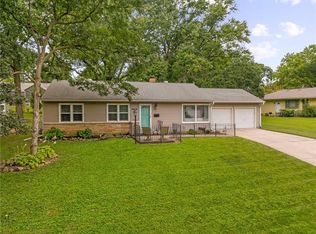 8608 Belleview Ave, Kansas City, MO 64114