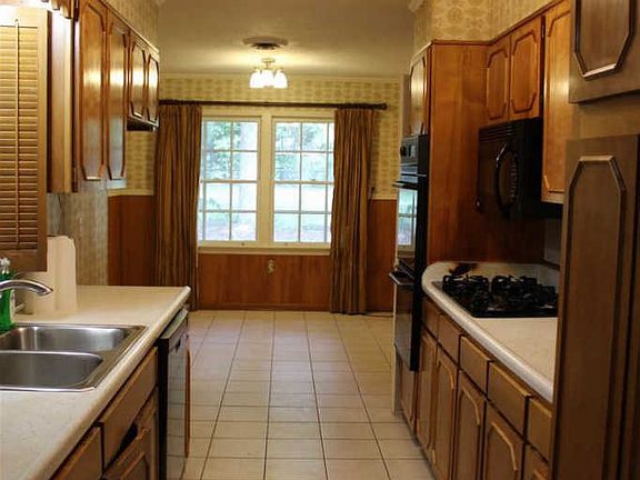 5th image of 115 Dogwood Dr