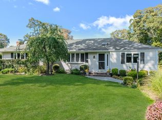 184 Oakside Dr, Smithtown, NY 11787
