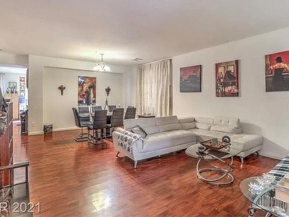 3rd image of 7313 Dolphine Crest Ave
