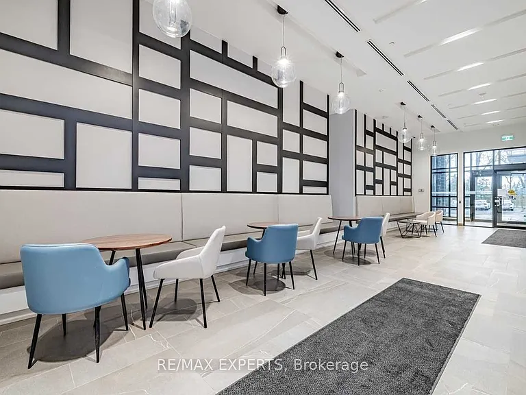 681 Yonge St #527 — Photo 17
