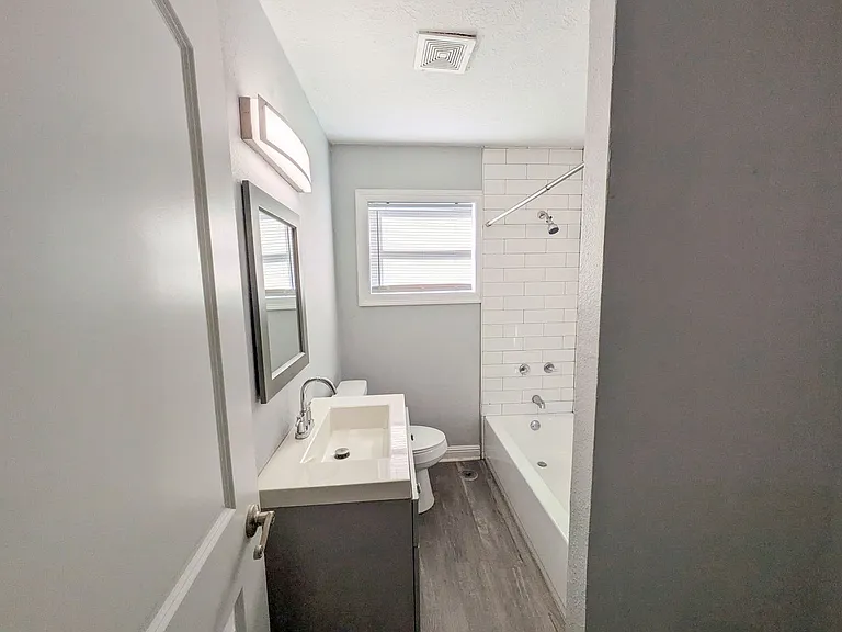 5150 Parkview Dr — Photo 15