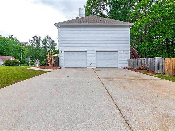 2nd image of 17 Legend Creek Ct