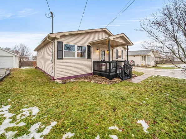 1211 Benton St, Barberton, OH 44203