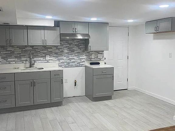 4th image of 48-35 40th St