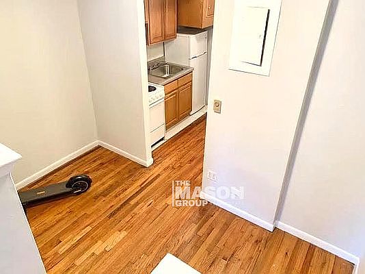 4th image of 432 E 88th St #617