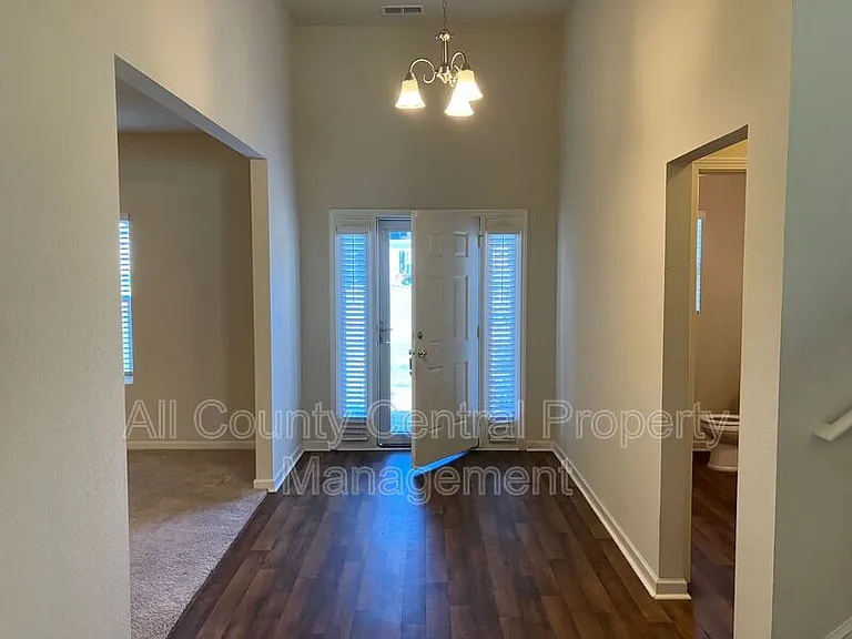 230 Smith Glen Dr — Photo 8