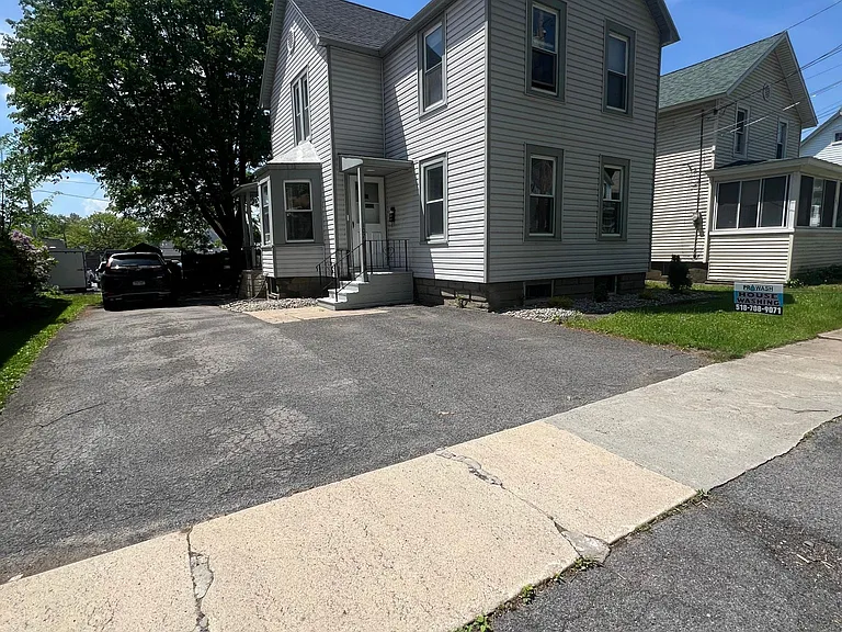 107 James St #1 — Photo 3