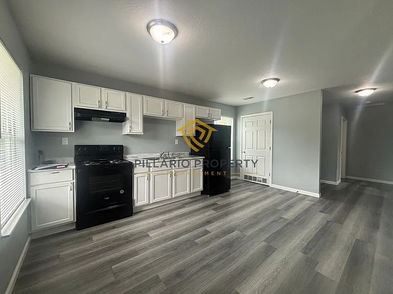 123 W North G St — Photo 4