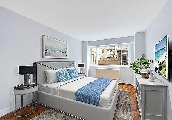5th image of 166 E 63rd St APT 2A