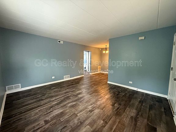 3rd image of 324 Wilson Ave APT D