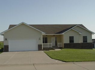 1521 Lake Ridge Dr, Beaver Lake, NE 68048