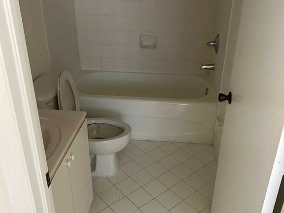 2nd image of 2621 SE 12th Rd Unit 202-1