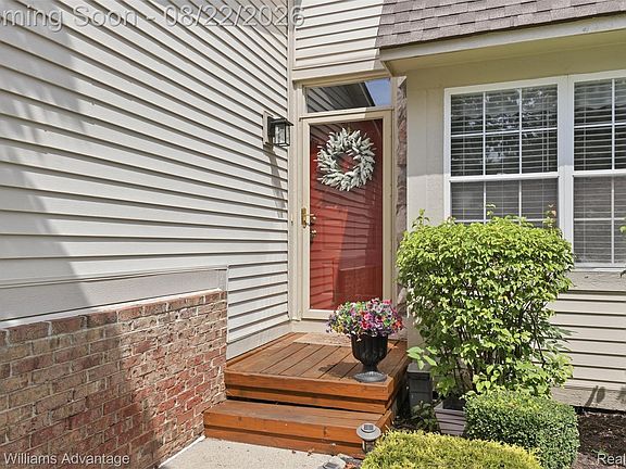 5th image of 41772 Webster Ct