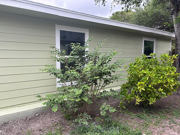 3rd image of 105 W Flynn Ave