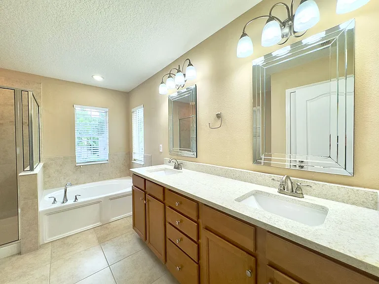 12070 Wynnfield Lakes Cir — Photo 15