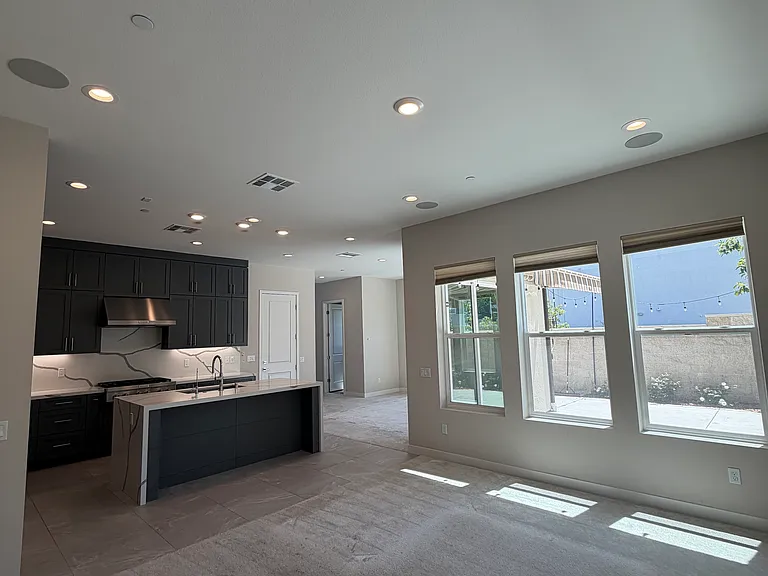 160 Tivoli Ln — Photo 9