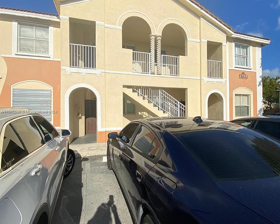 1st image of 2755 SE 16th Ave Unit 102