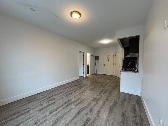 5th image of 2744 Matthews Ave APT 2F