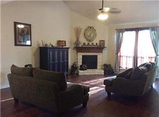 3216 Glen Crest Ln, Denton, TX 76208