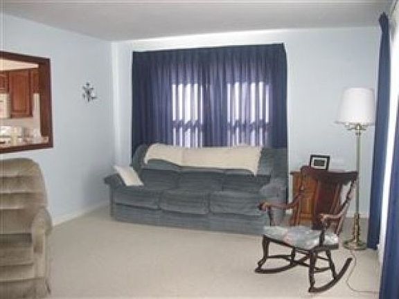 3rd image of 1730 Maplewood St NE