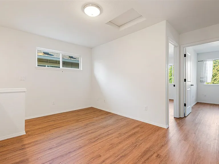 14414 E Burnside St — Photo 21