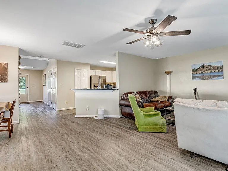 103 Mosel Ct — Photo 15