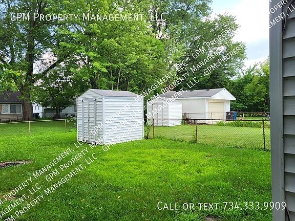 3rd image of 32258 Oscoda Ct