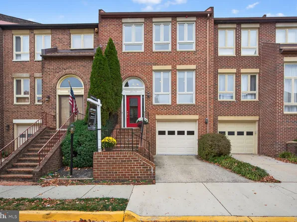 10172 Turnberry Pl, Oakton, VA 22124