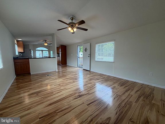 2nd image of 214 Poclain Rd