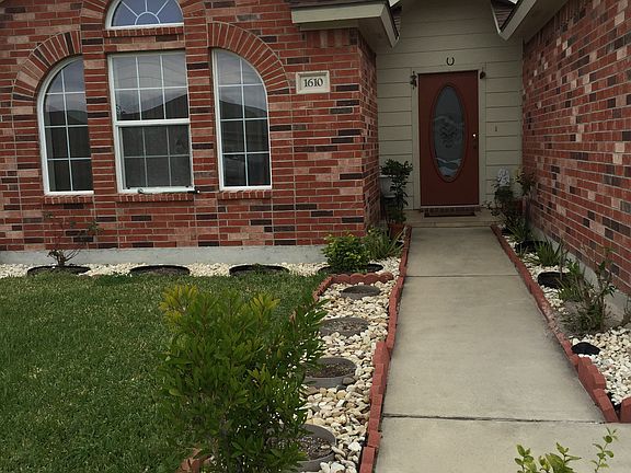 2nd image of 1610 Oak Landing Dr