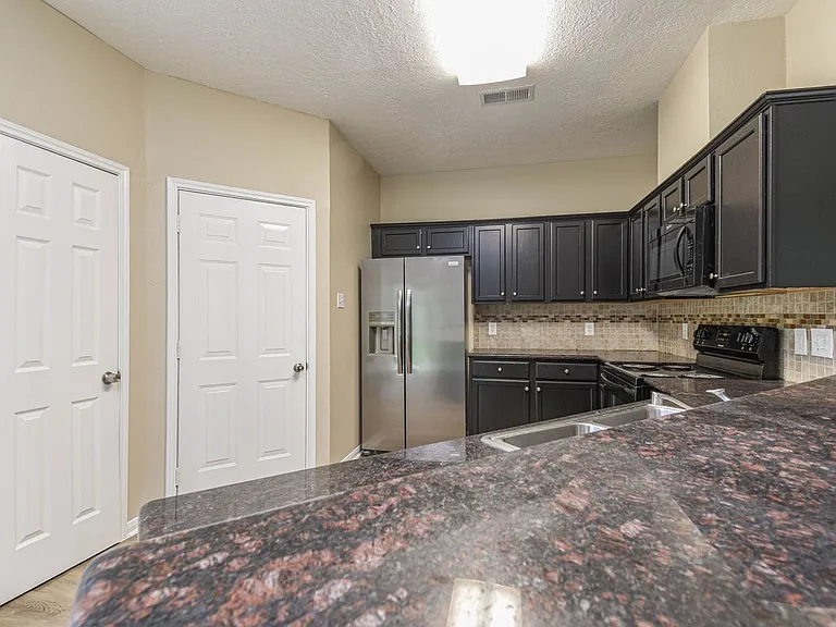 9523 Tallow Tree Dr — Photo 1