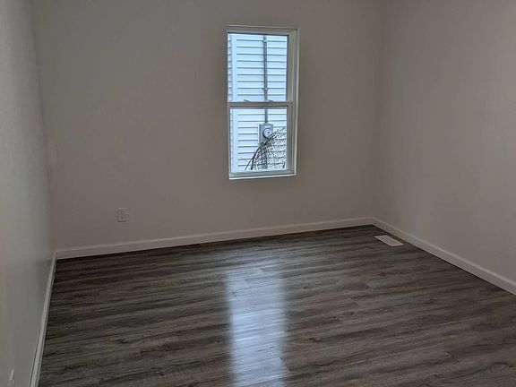 4th image of 723 Martin Luther King Dr