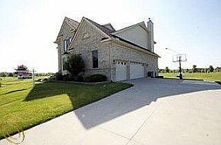4th image of 7130 Sylvania Ln