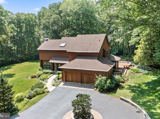7 Hunt Club Ln, Malvern, PA 19355