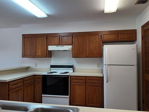 4th image of 2129 Shadowbrook Cir