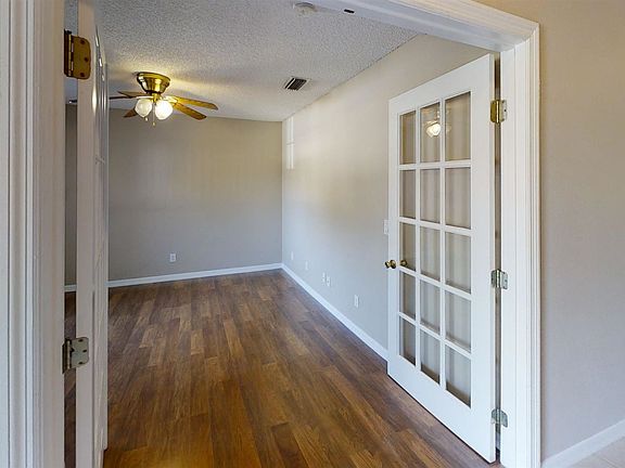 3rd image of 2457 Deercroft Dr