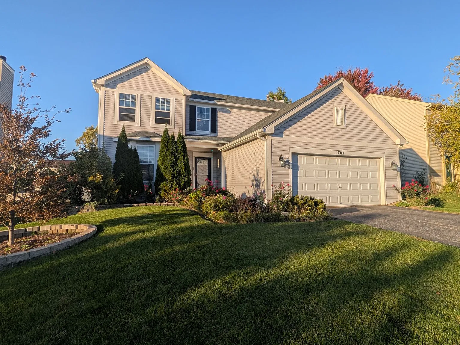4 bed, 3.5 bath, 2228 sqft, $4,100 — Photo 1